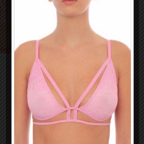 2/$15 or 3/$20 Design Lab pink strappy bra - Picture 1 of 6